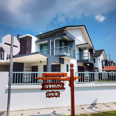 Pesona Suri Homestay Batu Pahat Buitenkant foto